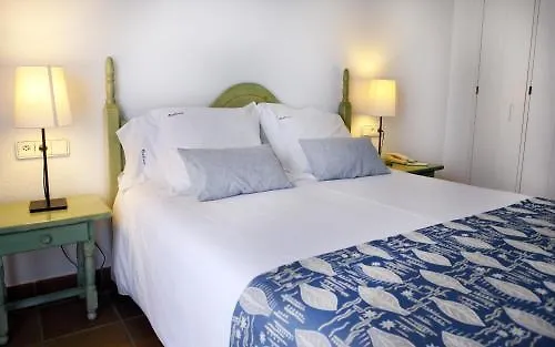 Hotel Calina Кадакес