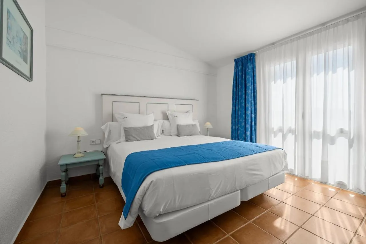 Hotel Calina Кадакес