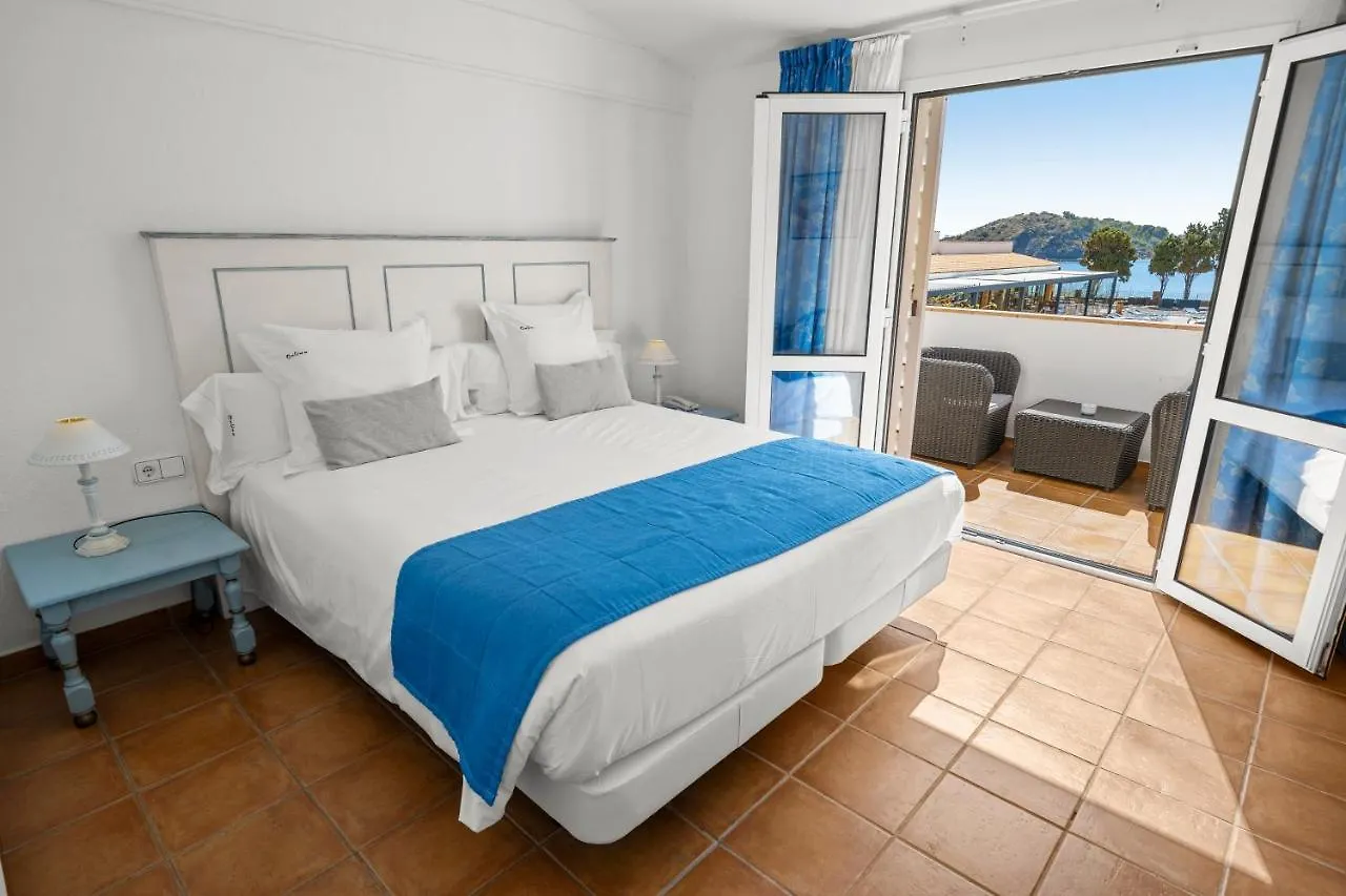 Hotel Calina Кадакес 3*,