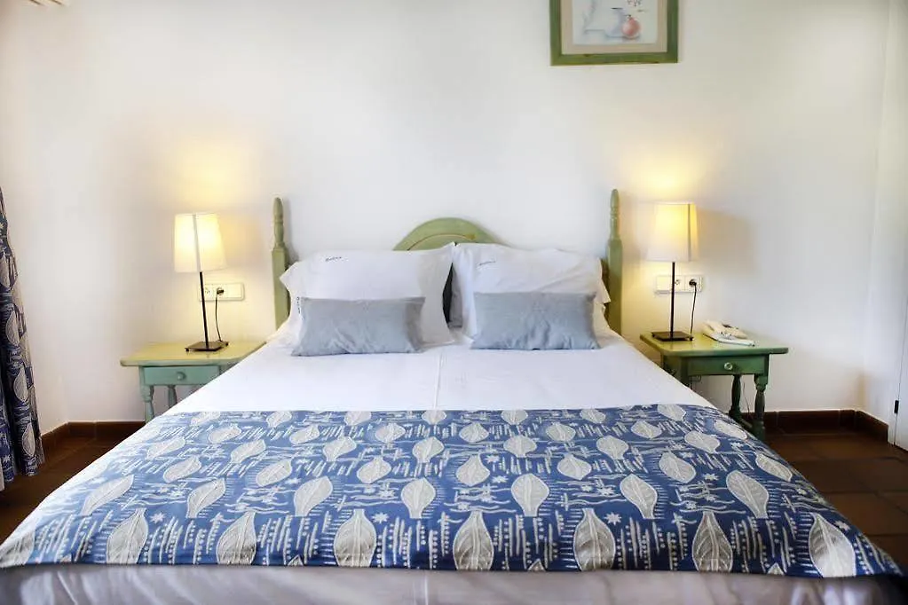 Hotel Calina Кадакес