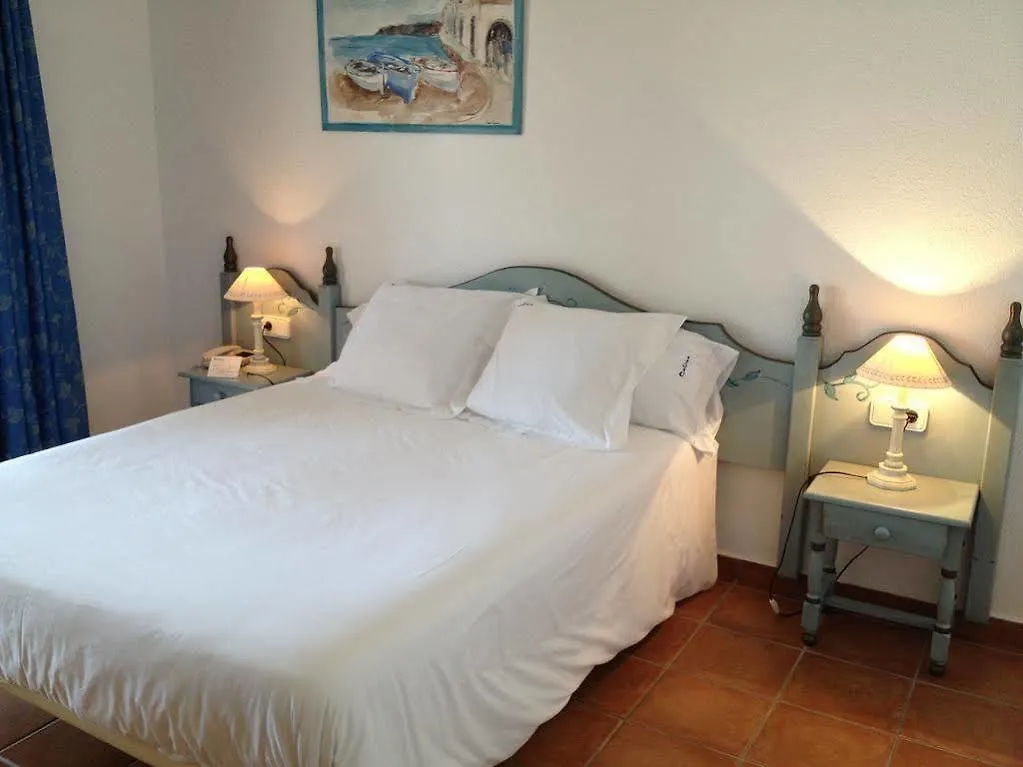 ***  Hotel Calina Кадакес Испания