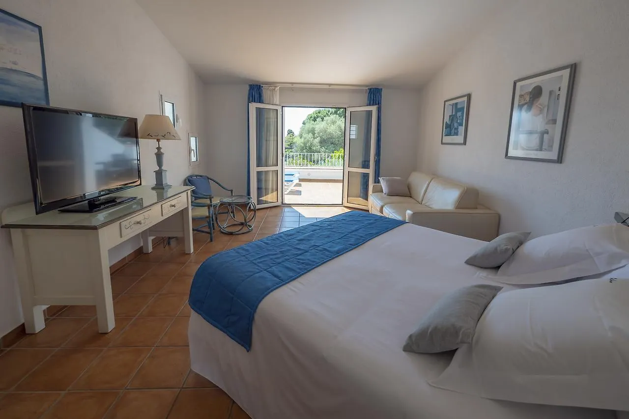 Hotel Calina Кадакес