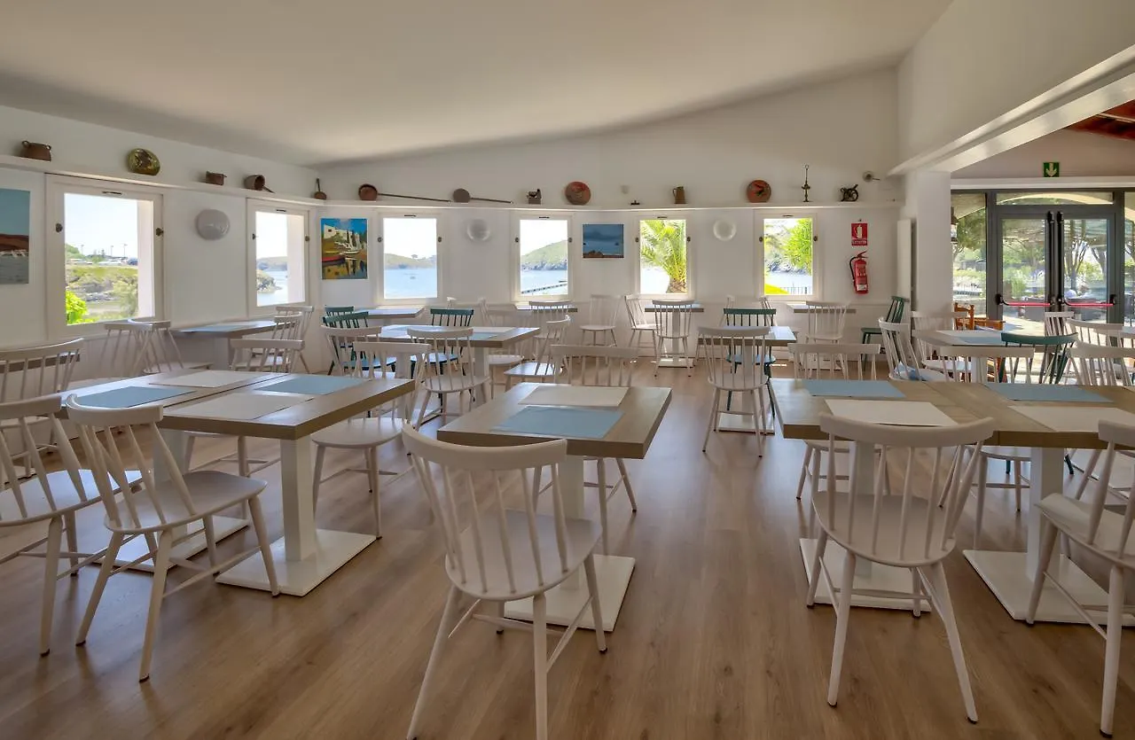 Hotel Calina Кадакес 3*,
