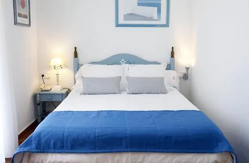 Hotel Calina Кадакес